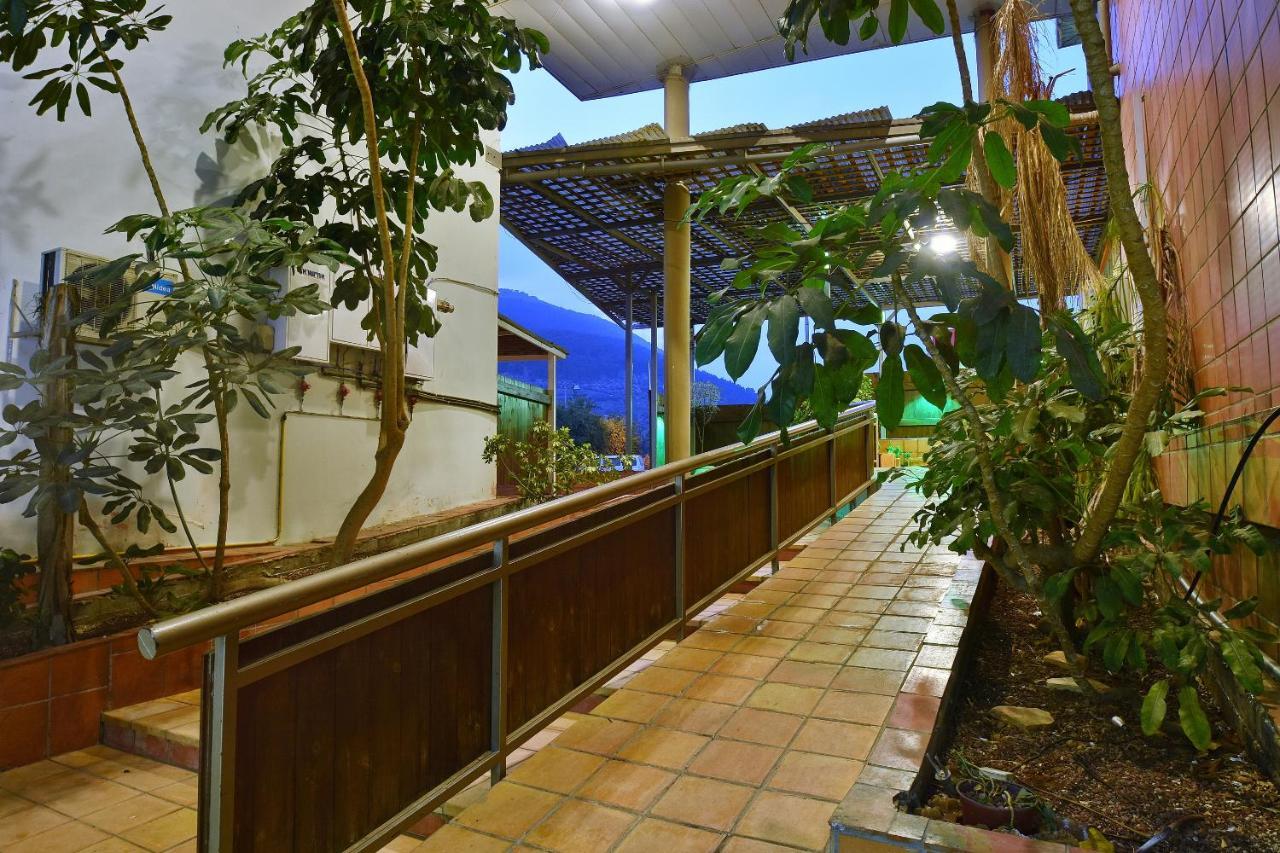 Pearl Of The Valley Hotel Kfar Tavor Esterno foto