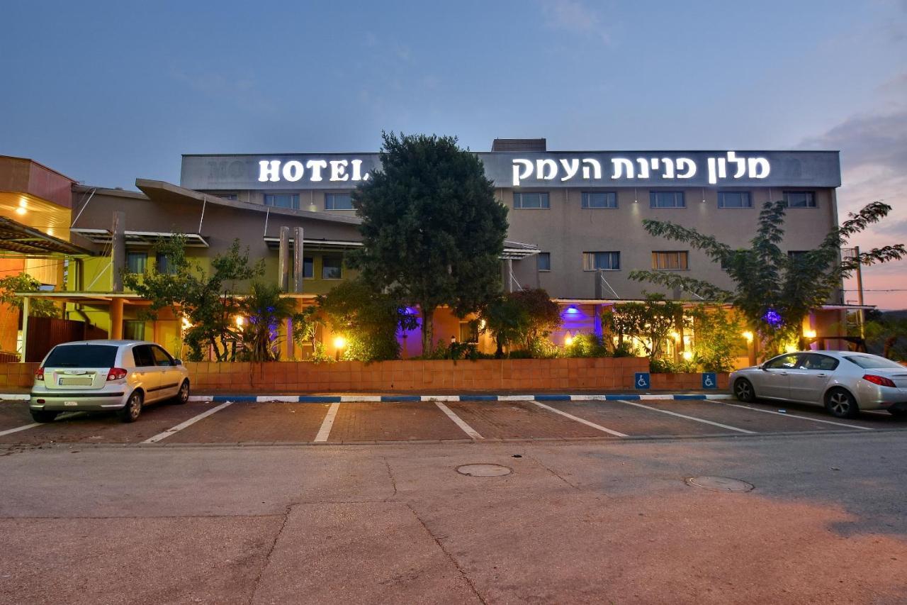 Pearl Of The Valley Hotel Kfar Tavor Esterno foto